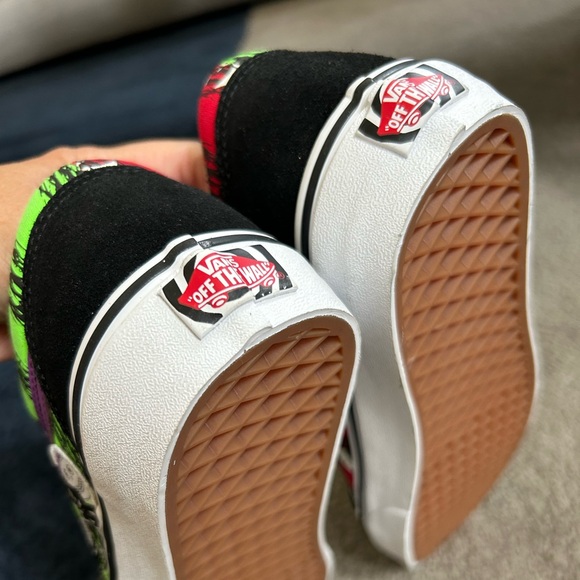 Vans Nightmare Before Christmas Slip ons size 9M or 10.5W - Picture 5 of 5